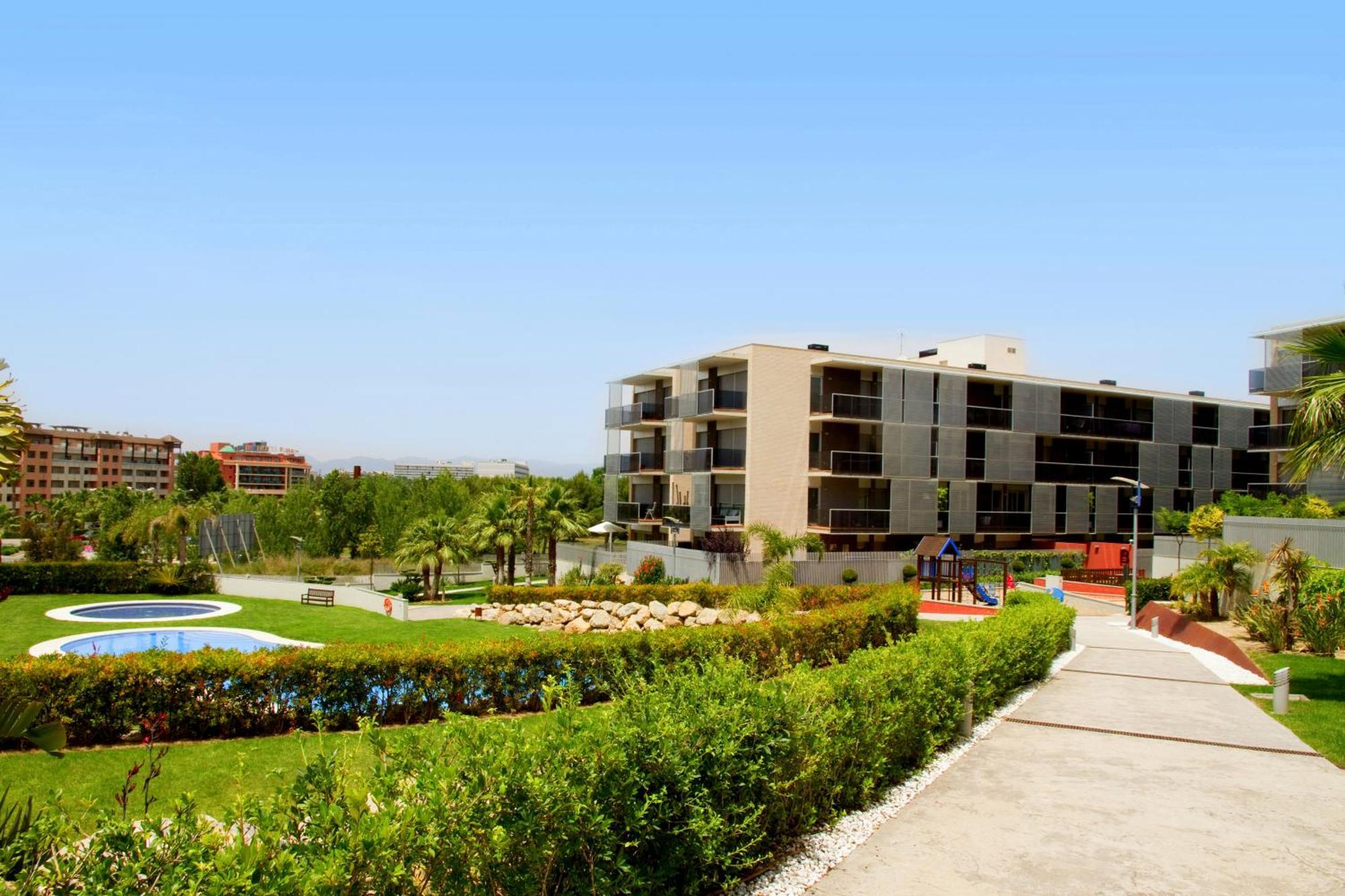Rentalmar Paradise Families Only Con Parking Salou Eksteriør bilde