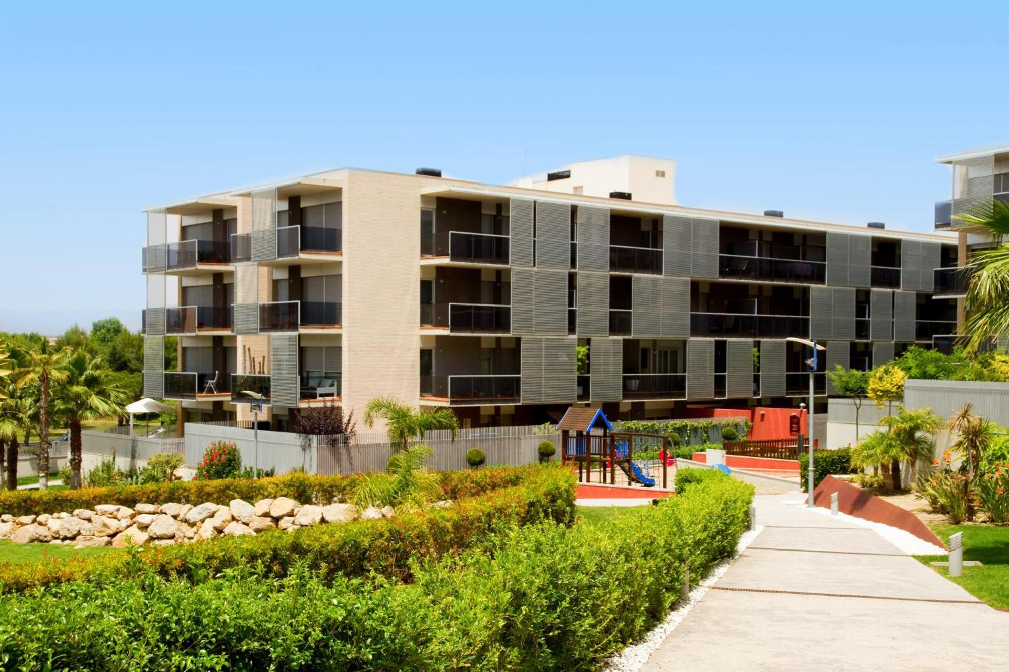 Rentalmar Paradise Families Only Con Parking Salou Eksteriør bilde